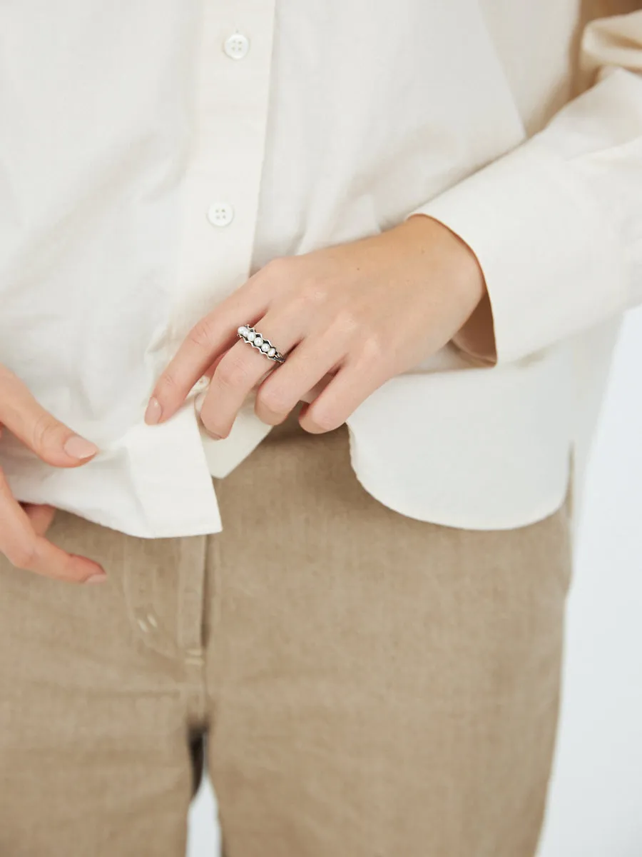 Pearl Scallop Ring - White
