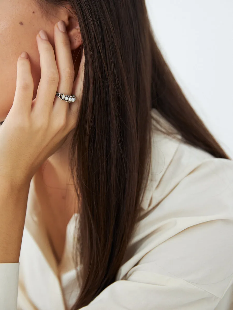 Pearl Scallop Ring - White
